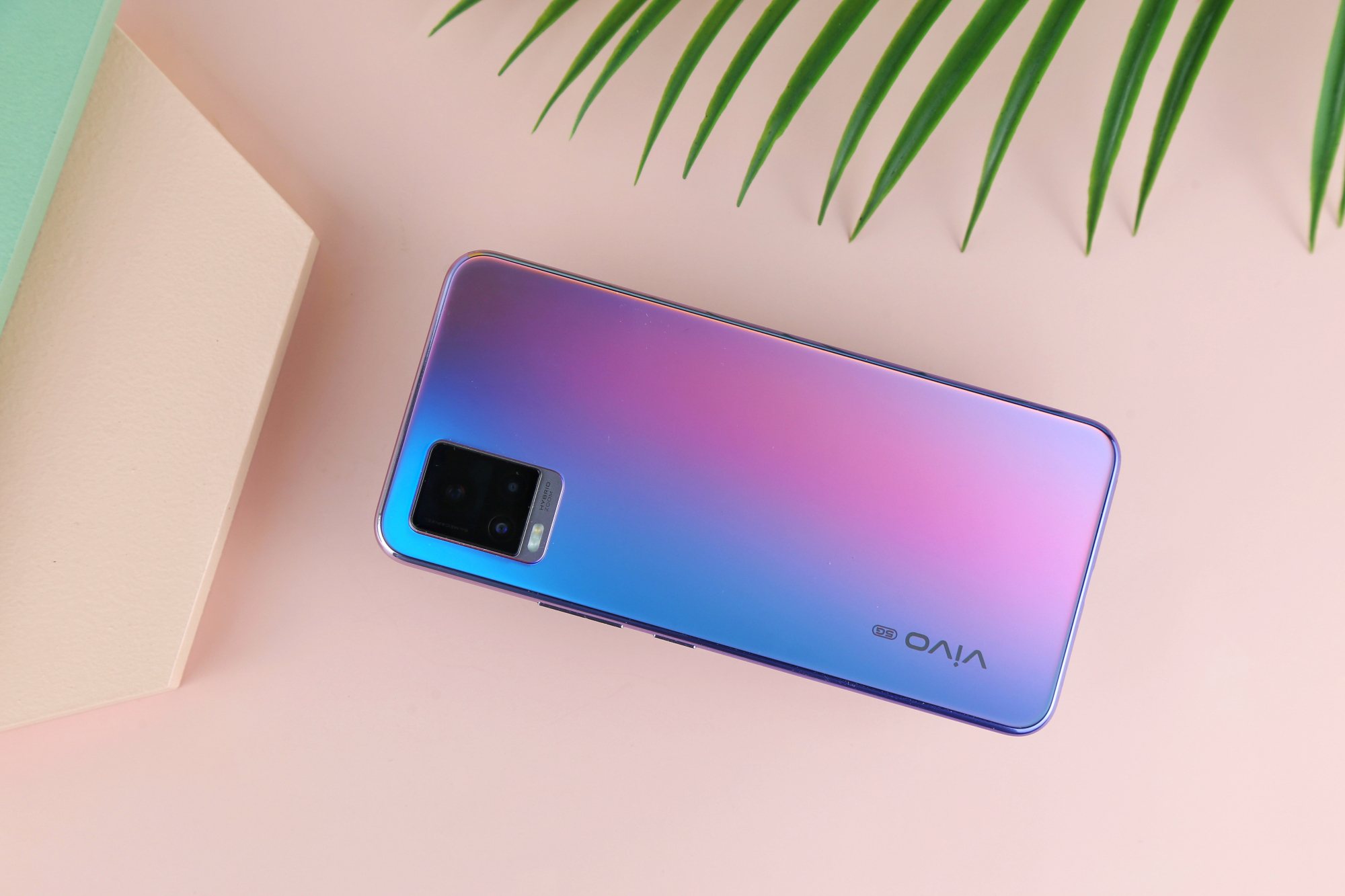 vivo s7oppo reno4 se的正面是一块6.