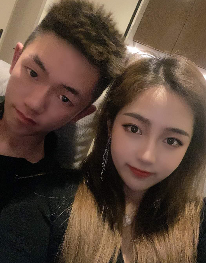 赵薇继子恋情曝光!与网红女友贴脸合影,女方身份遭扒不简单