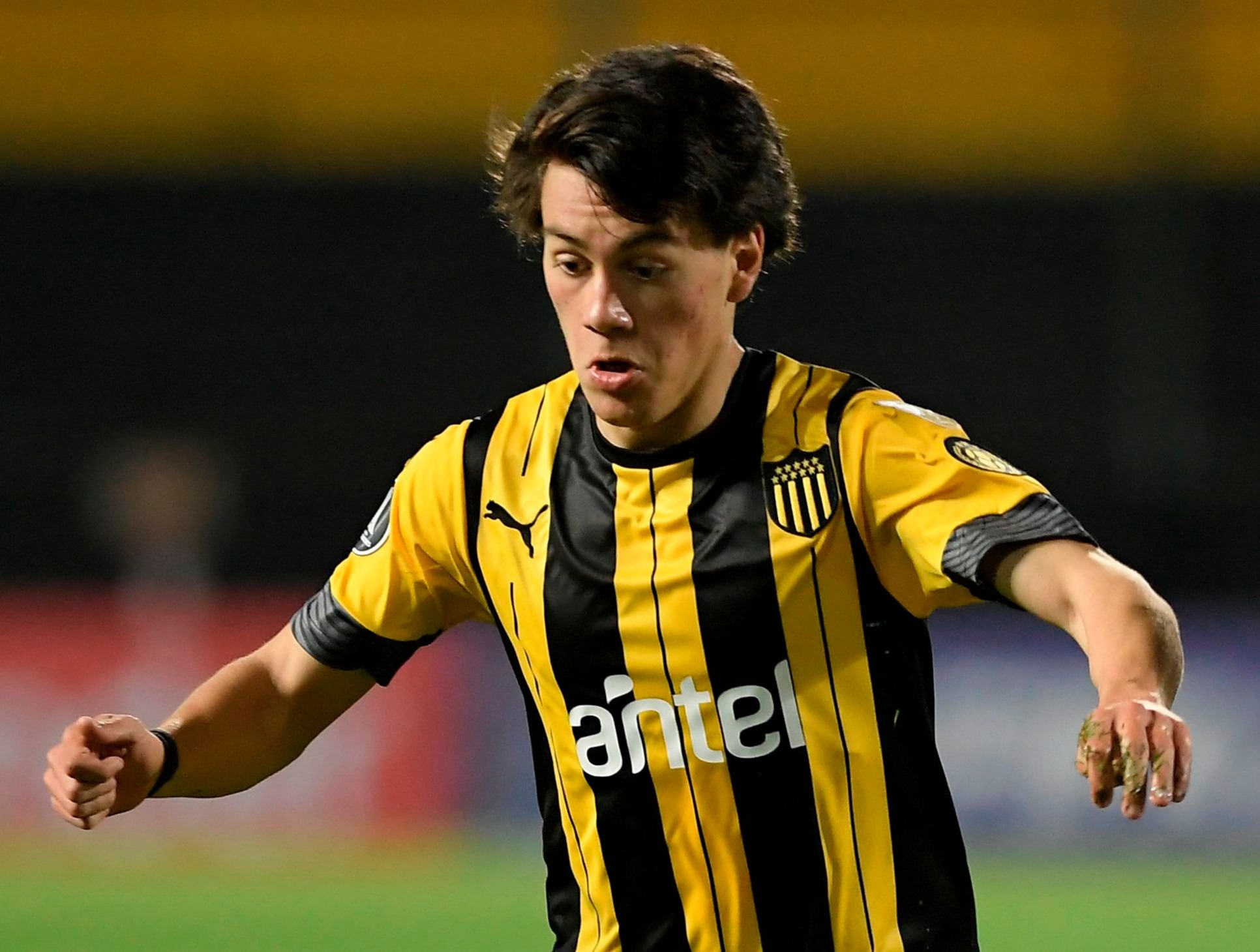 曼联官宣两新援球衣号!800万小妖直接进一队,穿小贝最初战袍