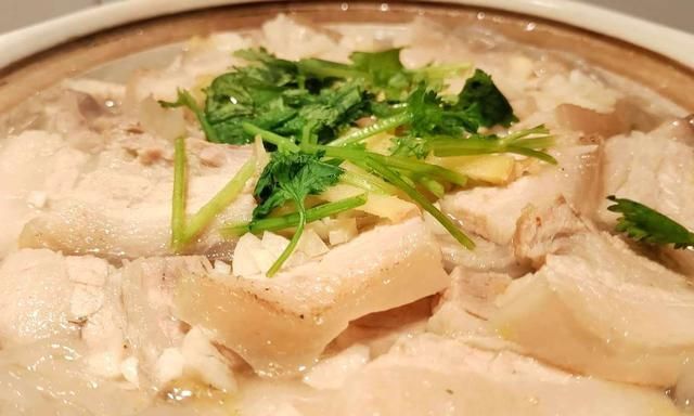 温馨小贴士:1,炖煮好的肉汤,一定要过滤干净,不要有任何杂质;2,没有