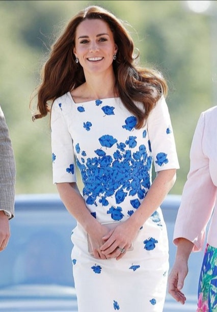 凯特王妃焕然一新一身时髦英伦风举止大方年轻不止10岁