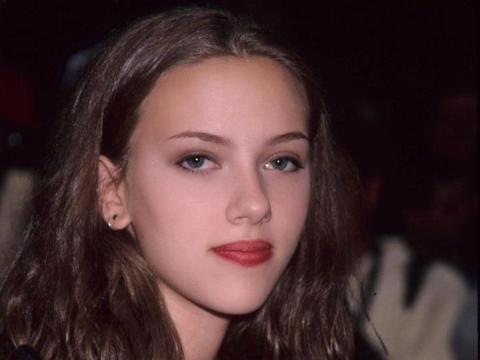 年轻时的斯嘉丽长啥样?当看到照片后,告诉啥叫"绝色美人"