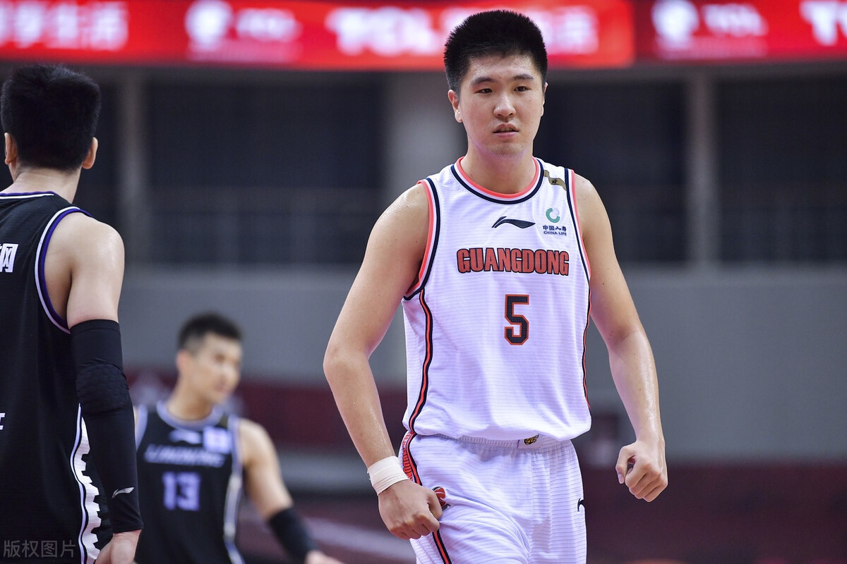 cba新星王薪凯入选四川新星携手张镇麟两位新秀可期待