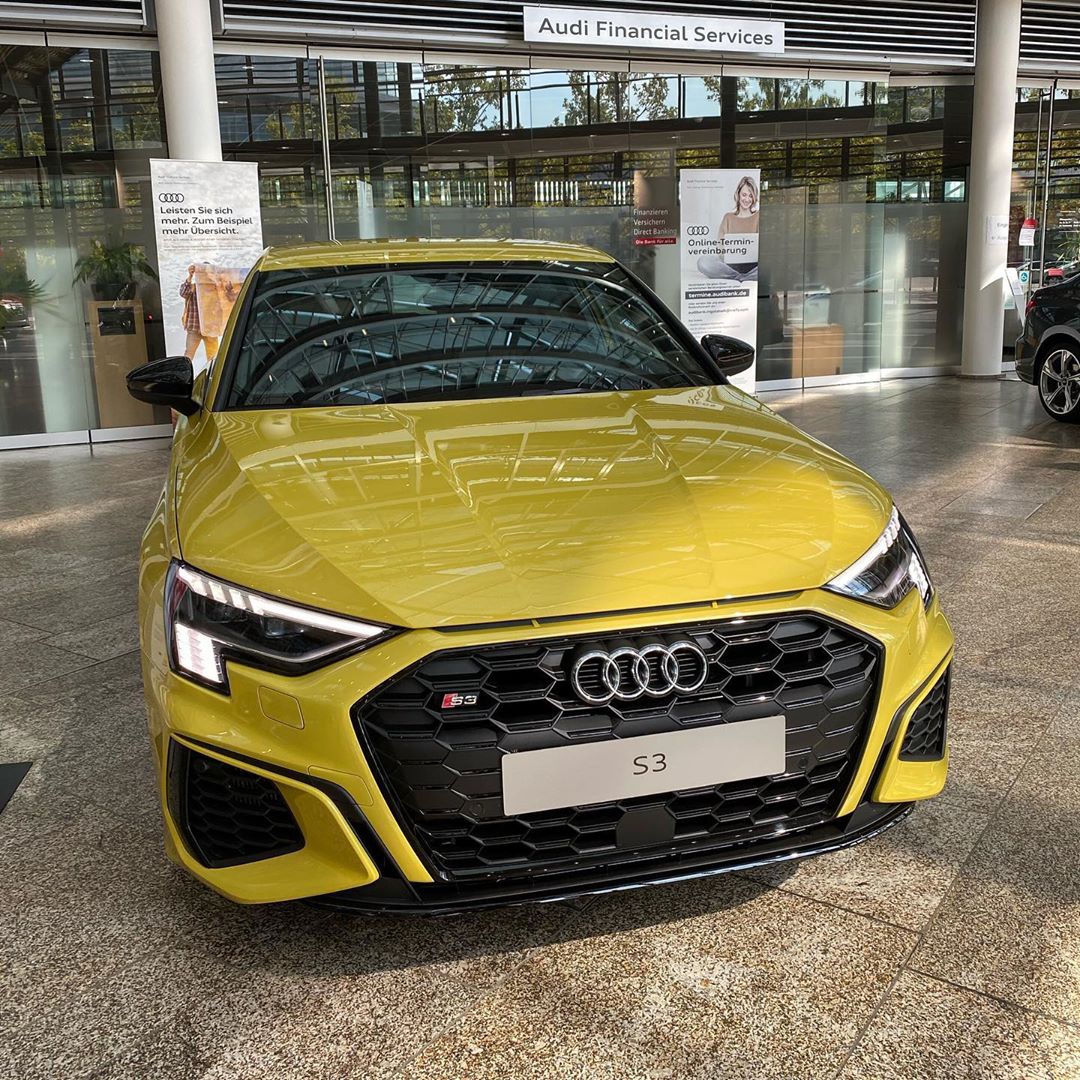 全新奥迪s3两厢版实车 更加动感