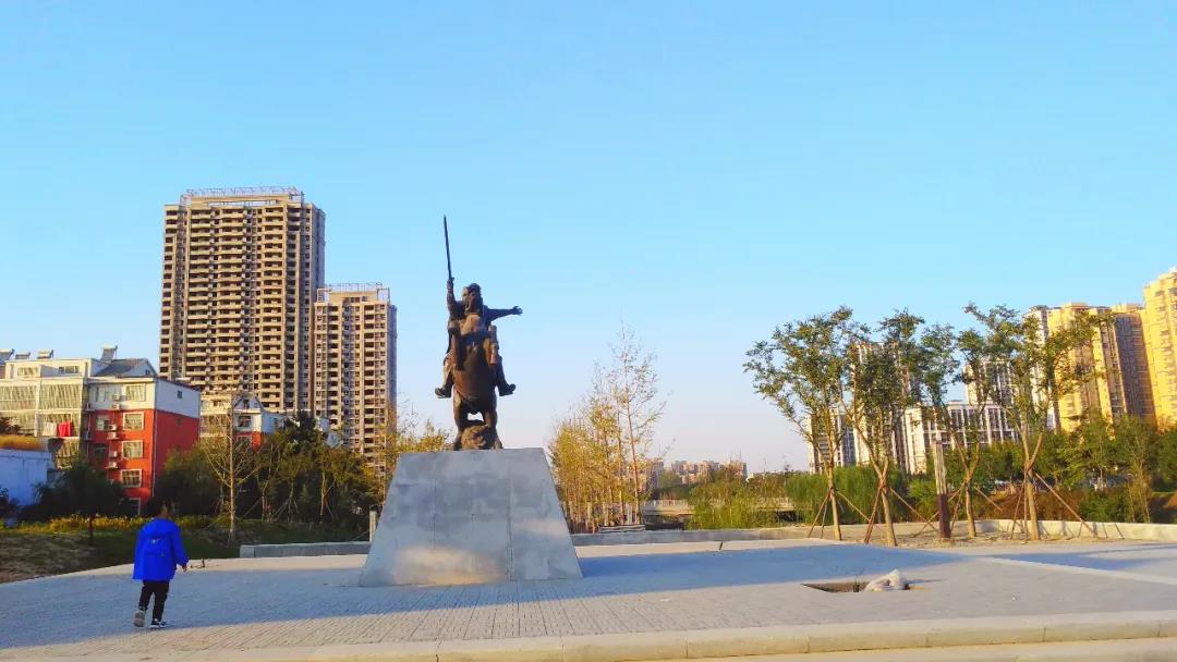 点将公园点将台远景点将公园以黄巢点将台为主题,选用主轴式的设计