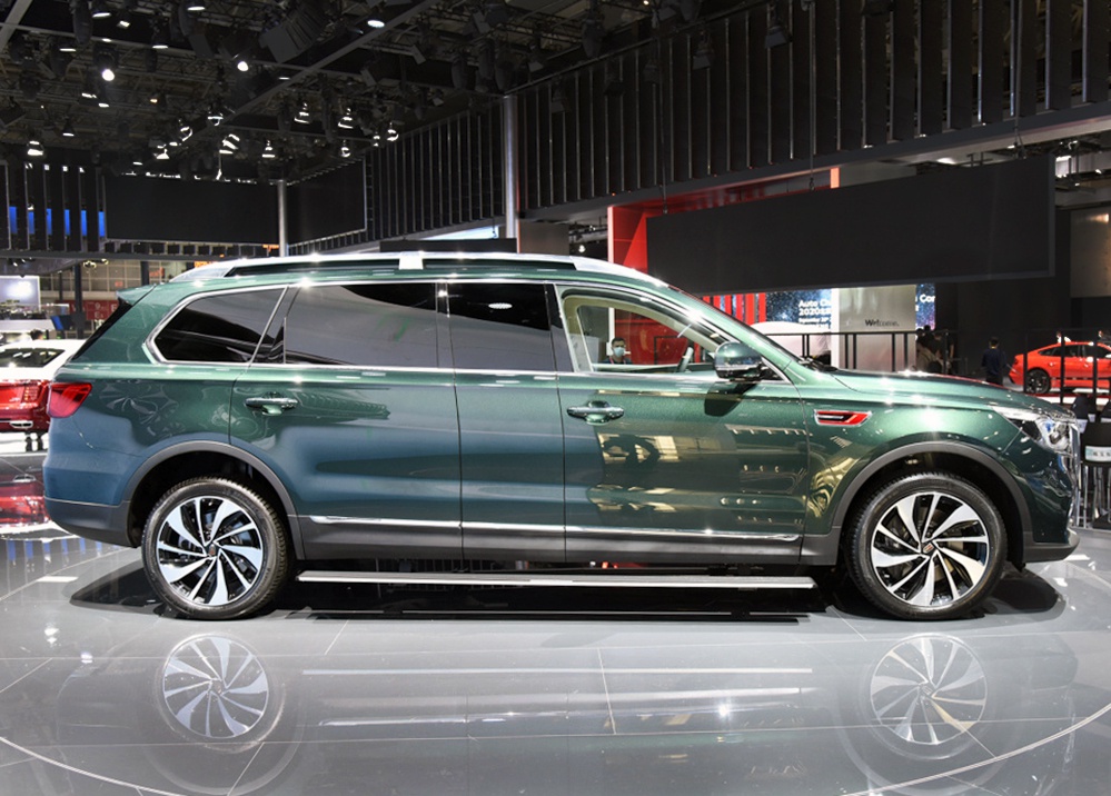 红旗hs7加长版亮相,外观很霸气后排很豪华,气势媲美路虎揽胜-新浪汽车