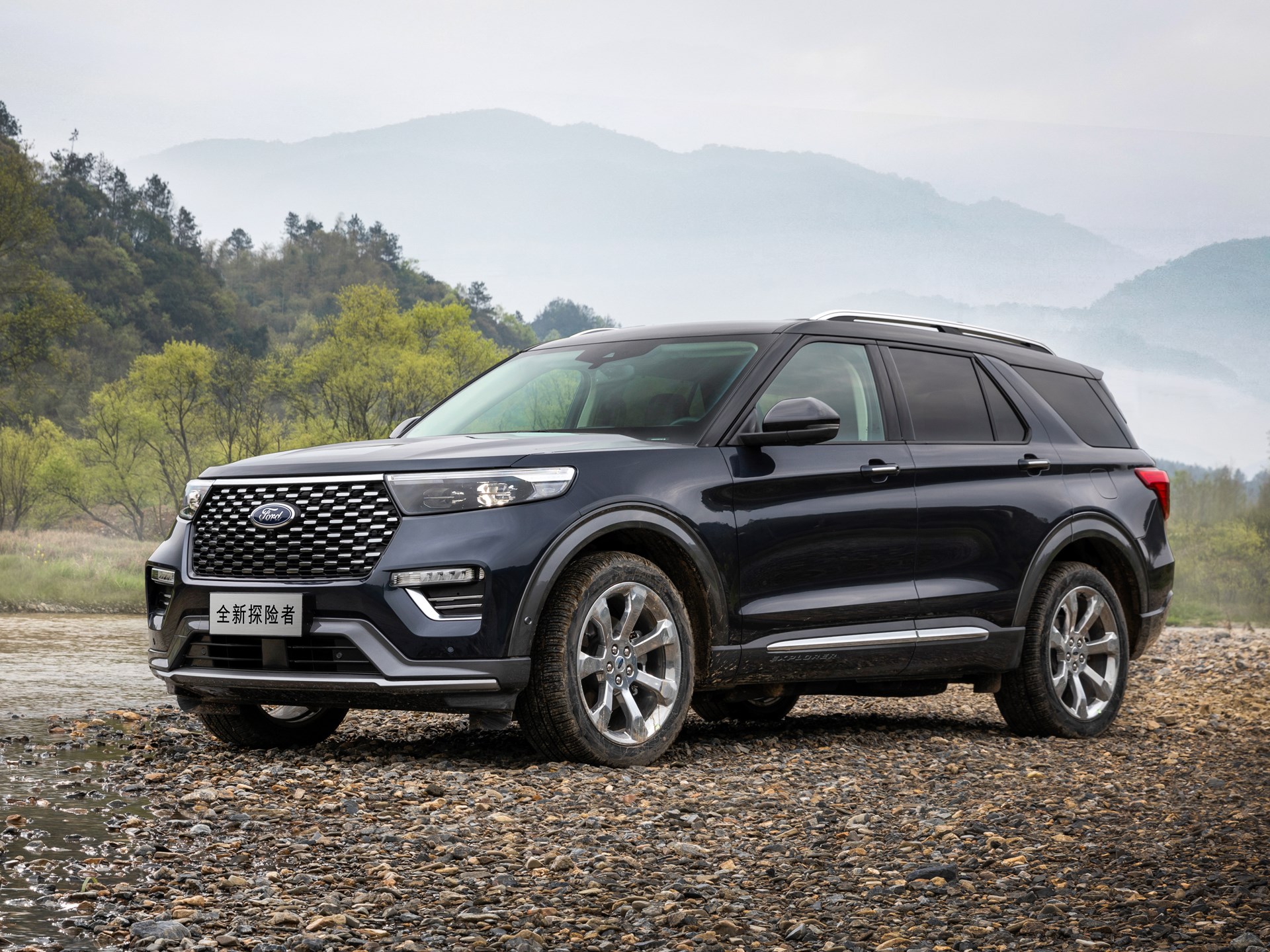 30万买中大型suv,选大排量自吸,还是纵置后驱豪华平台?