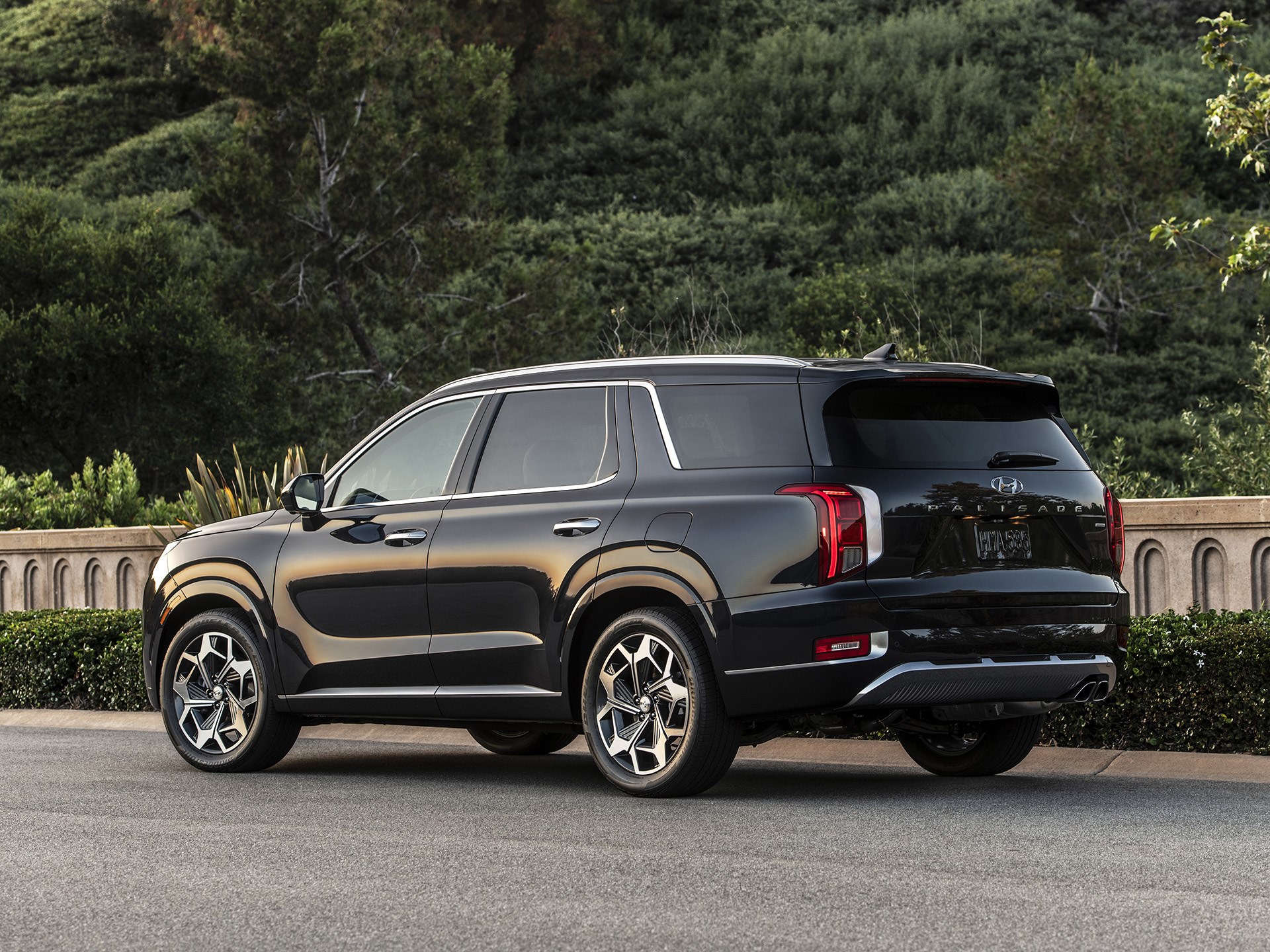 30万买中大型suv,选大排量自吸,还是纵置后驱豪华平台?-新浪汽车