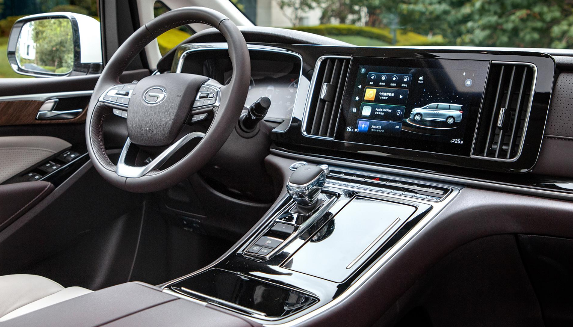 广汽传祺gm8更名为m8,前脸夸张内饰豪华,想买得加钱