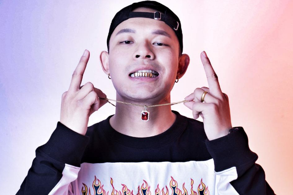 中国新说唱小白成功复活,下轮将遇老熟人黄旭,刚复活再遭淘汰?