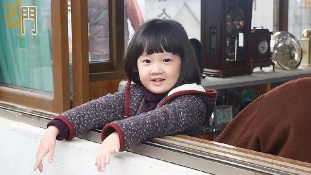 那必须得有《请回答1988》里的珍珠小演员金雪