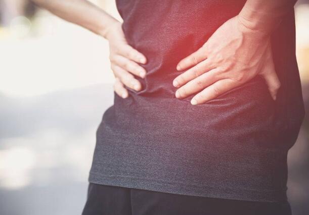 腰椎间盘突出和骨质增生,哪个更严重?看完这4点,心中就有答案