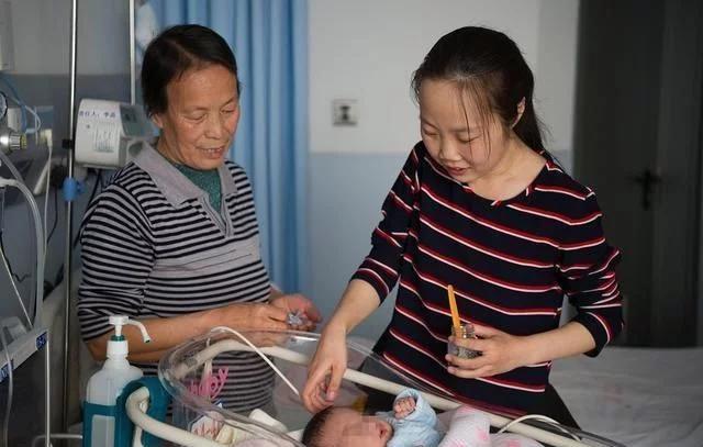 我国还在实行计划生育,所以我也当了十几年年的独生子女