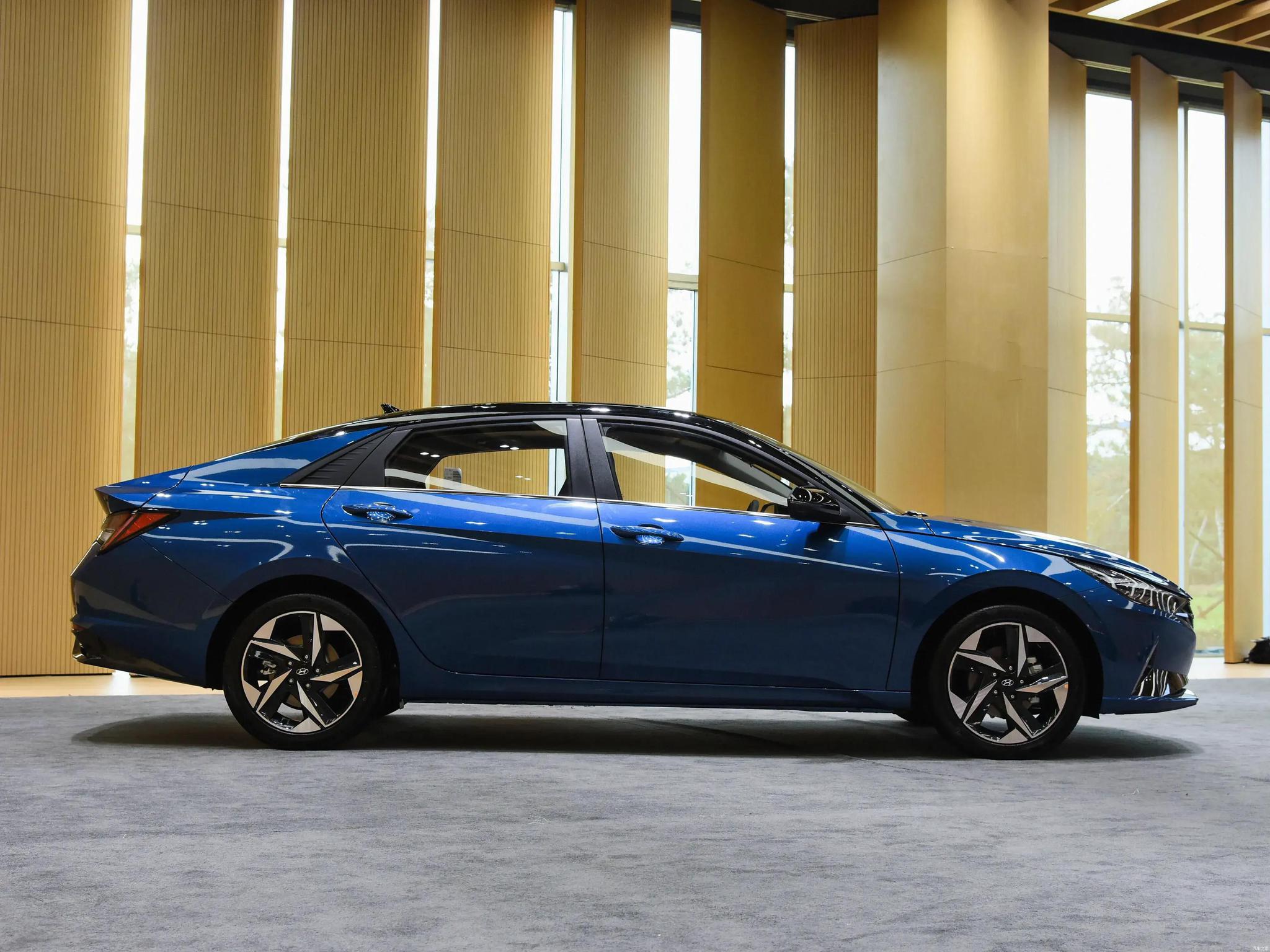 2021款伊兰特,全新外观,搭配1.5l和1.4t两种动力