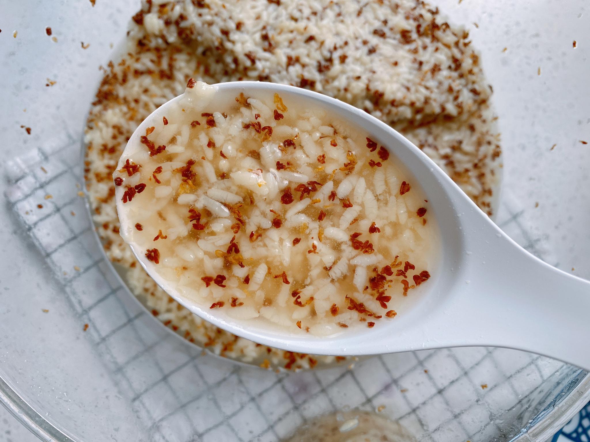 桂花味的甜酒酿,最适合秋天做,香醇美味又好喝,做一次能放一年