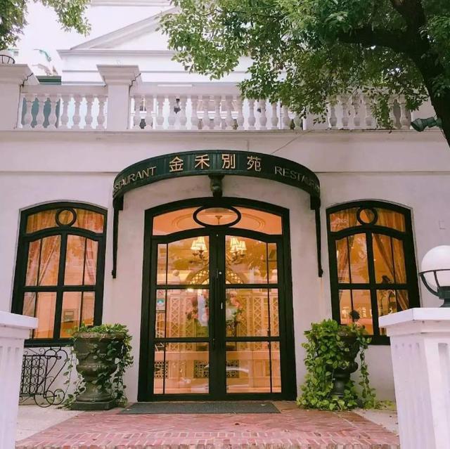 情歌王子张信哲的豪宅:唱了一辈子流行情歌,家里却是古典风装修