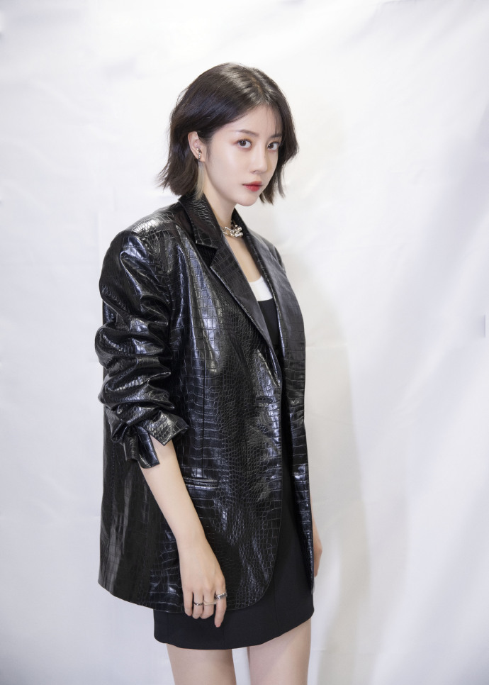 3,皮衣的搭配造型2,如何把皮衣穿出时髦感;1,李溪芮皮衣造型分析;本期