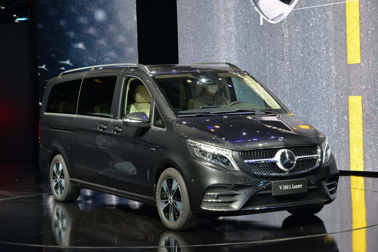 车展实拍:新款奔驰v级47.80万起售贵不贵?