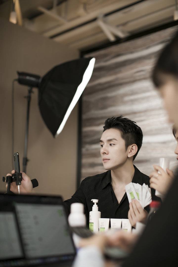 李佳琦直播间是正品吗 李佳琦卖过的轻奢羽绒服品牌有哪些