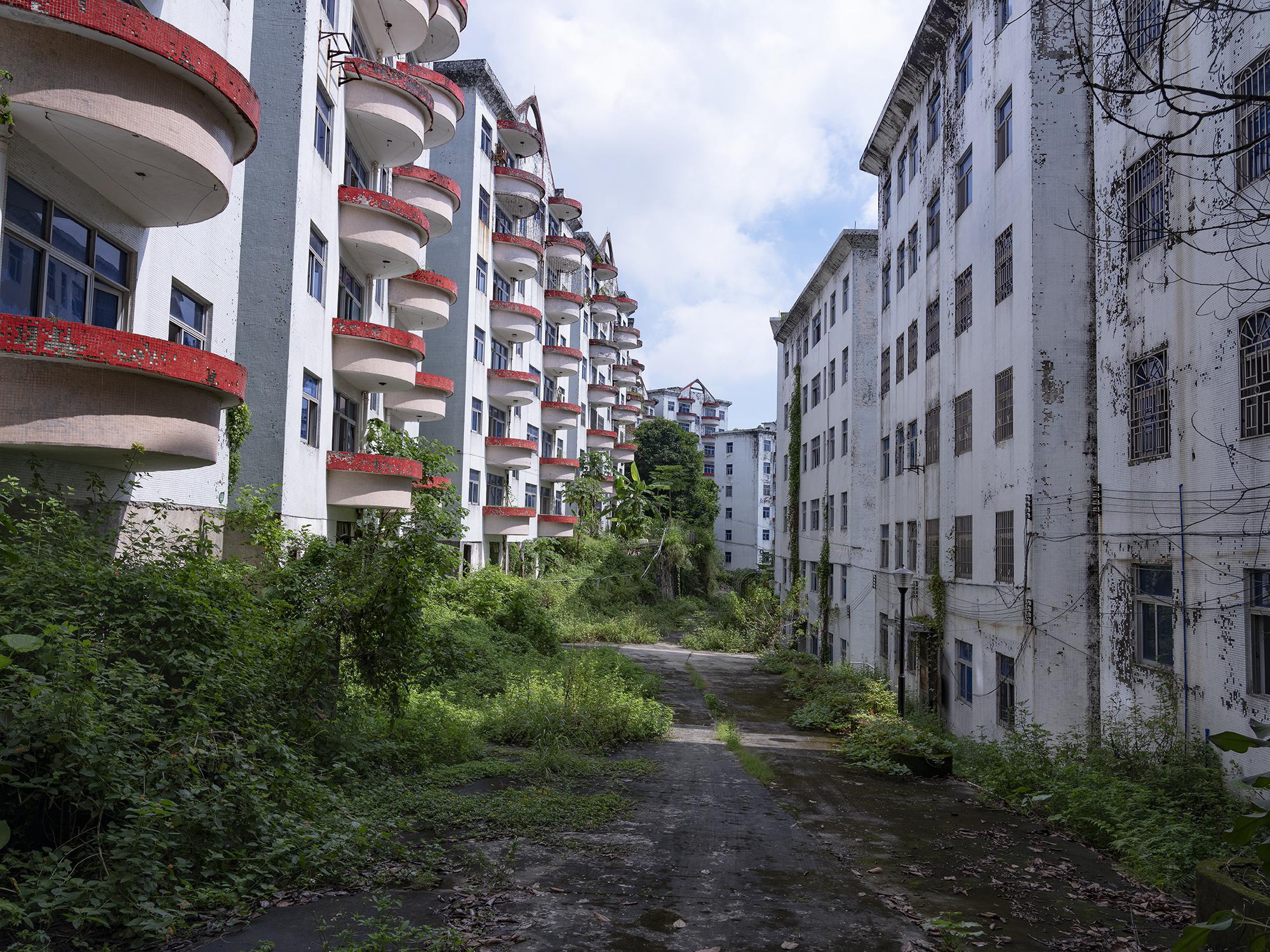 澳洲山庄部分烂尾楼。摄影：翟星理