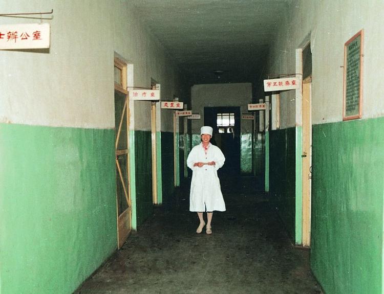 病房楼1950年9月位于张店杏园路天主教堂内的医院门诊1950年的医院