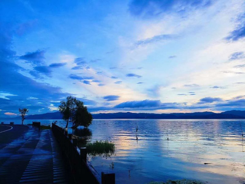 云南大理 天空之镜_新浪新闻