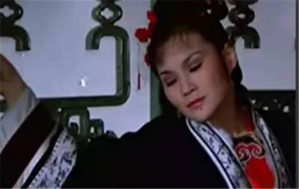 她曾是邵氏十大艳星，两度患乳癌又离婚，70岁考取硕士太励志|胡锦|乳癌|艳星_新浪新闻