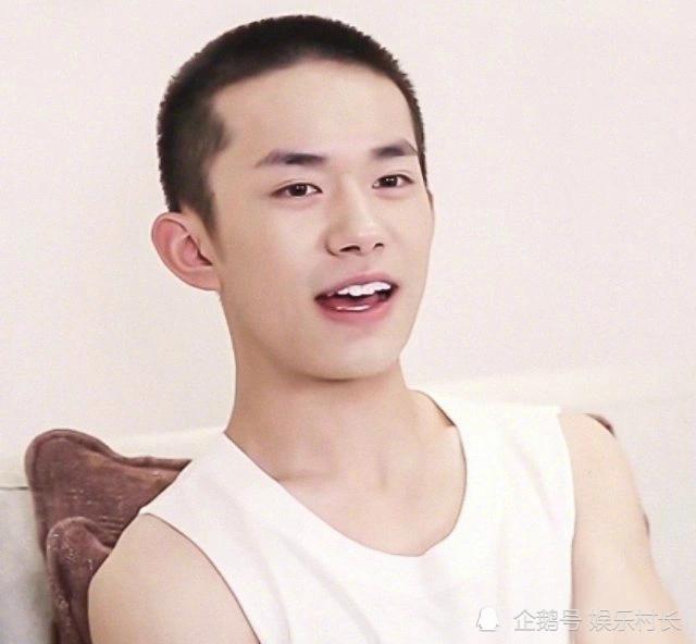 tfboys集齐圆寸造型,王俊凯寸头意外撞脸王源,易烊千玺清爽