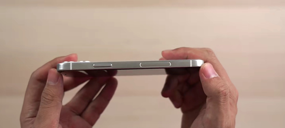 侧边指纹iphone12机模曝光中框长条形装置暗示指纹回归