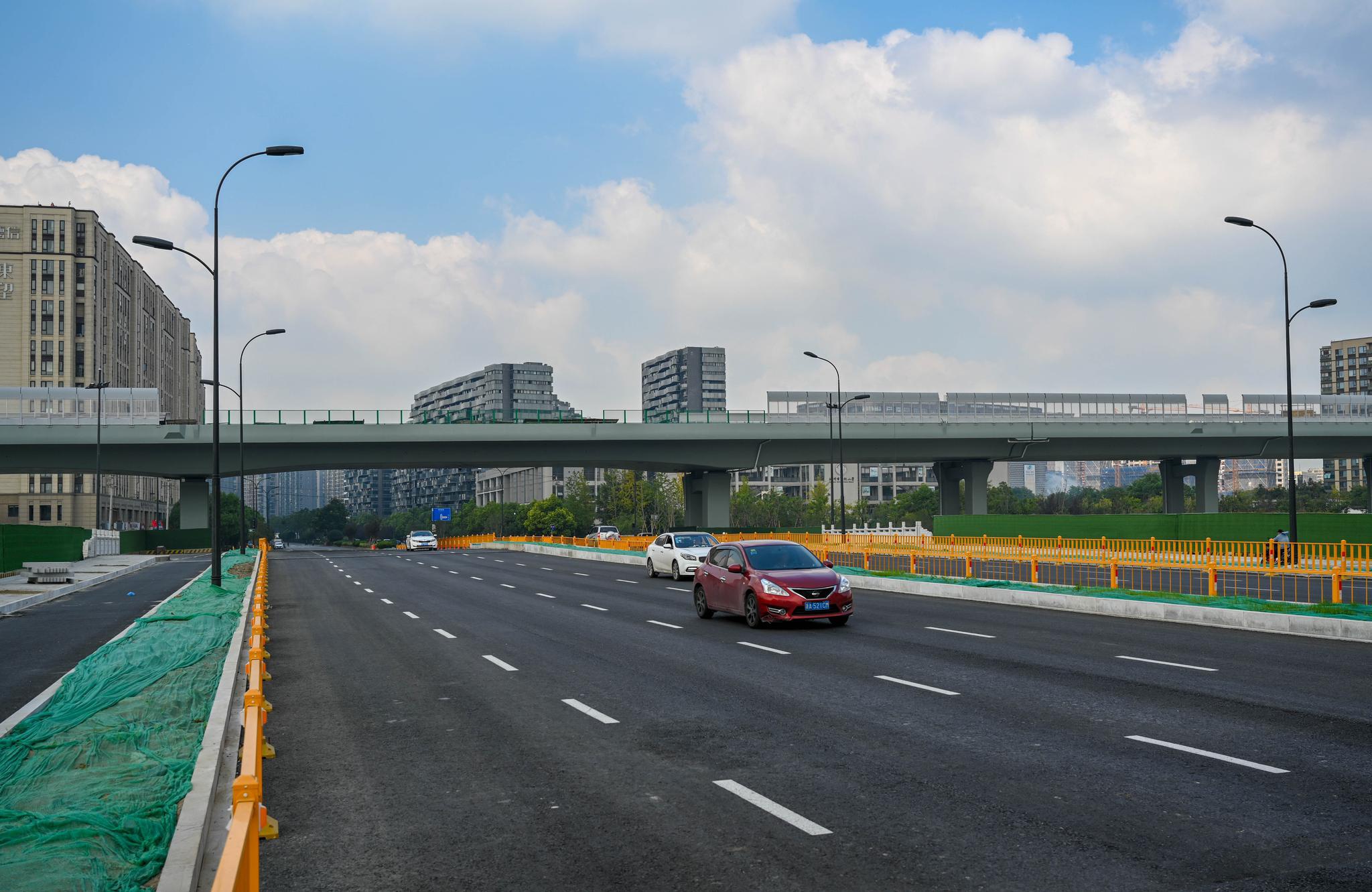 沪杭甬高速杭州市域段提升成为高架道路后,新塘路全线贯通终于成为
