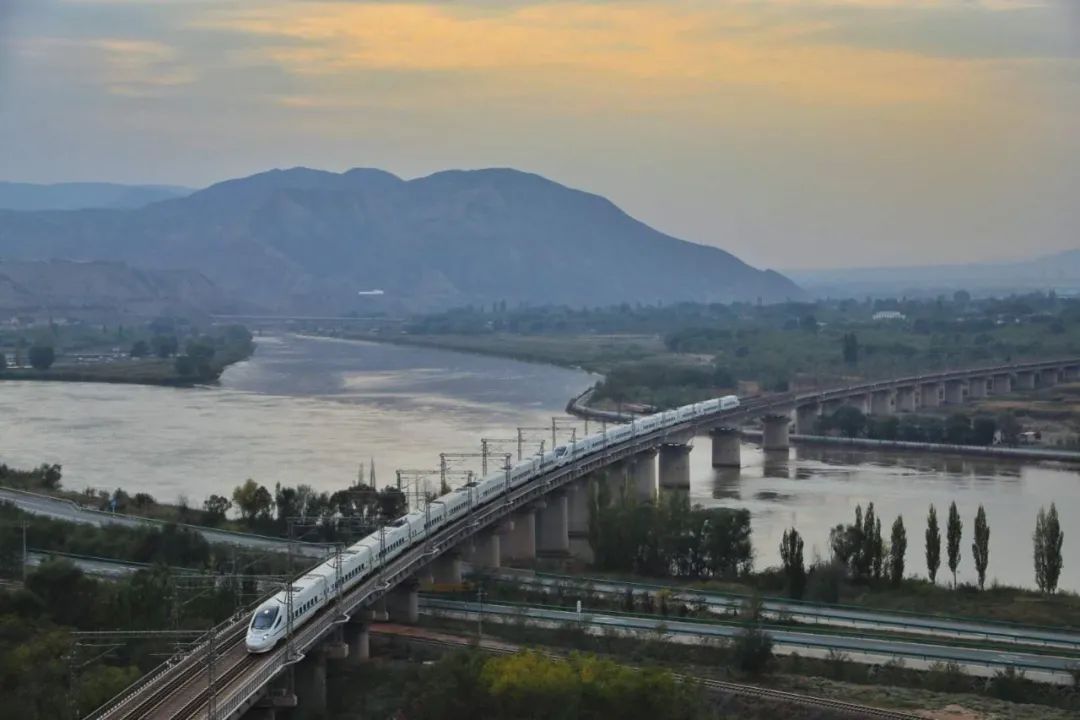 有变化今日零时起兰州铁路局实行四季度客运列车运行图