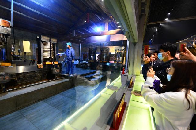 创立公司并注册"山歌"品牌,这座百年油坊正式开始了现代化发展的历程