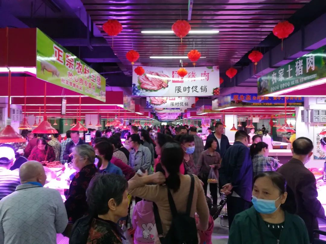 民族大道边上新开一家大型农贸市场_新浪新闻