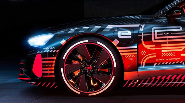 1:1还原概念车设计，奥迪发布e-tron GT新车预告图