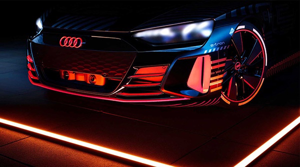 1:1还原概念车设计，奥迪发布e-tron GT新车预告图