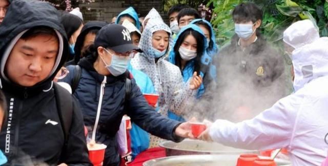 国庆假期,河南景区“1元”午餐无人收款,查账结果却让人没想到休闲区蓝鸢梦想 - Www.slyday.coM 国庆假期,河南景区“1元”午餐无人收款,查账结果却让人没想到休闲区蓝鸢梦想 - Www.slyday.coM