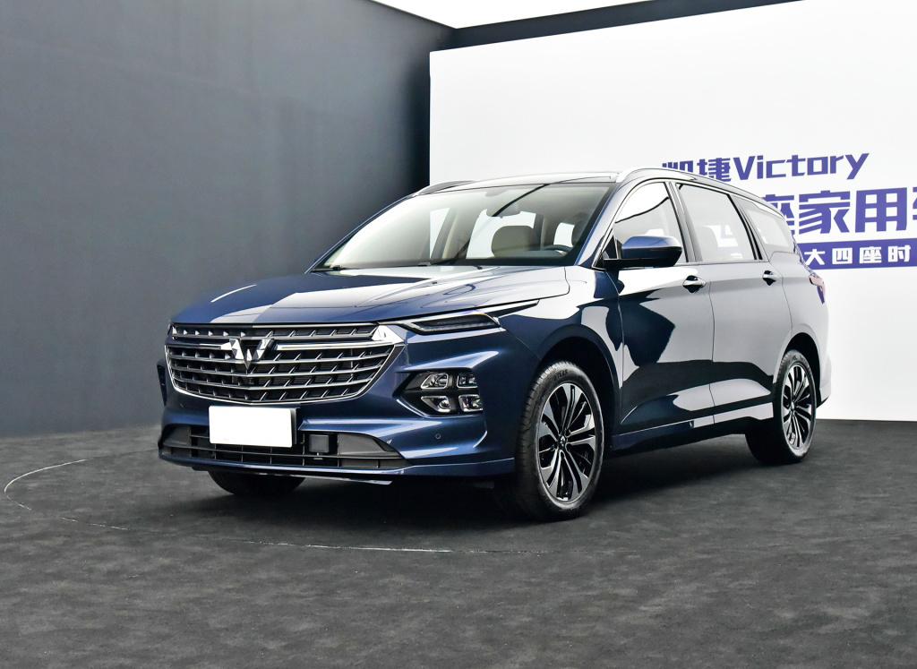 首款银标五菱来了定位紧凑型mpv主打6座