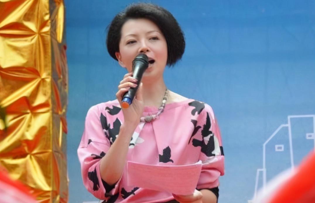 51岁仇晓风采依旧,和汪涵成邻居,儿子继承超高颜值