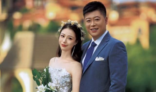 乡村爱情谢永强当爸身家过亿依然与小12岁妻子一起干农活