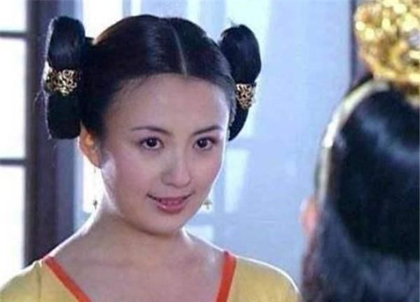 徐盈盈,就武媚娘那小白兔似的模样,大概早就被王皇后萧淑妃等人给炖了