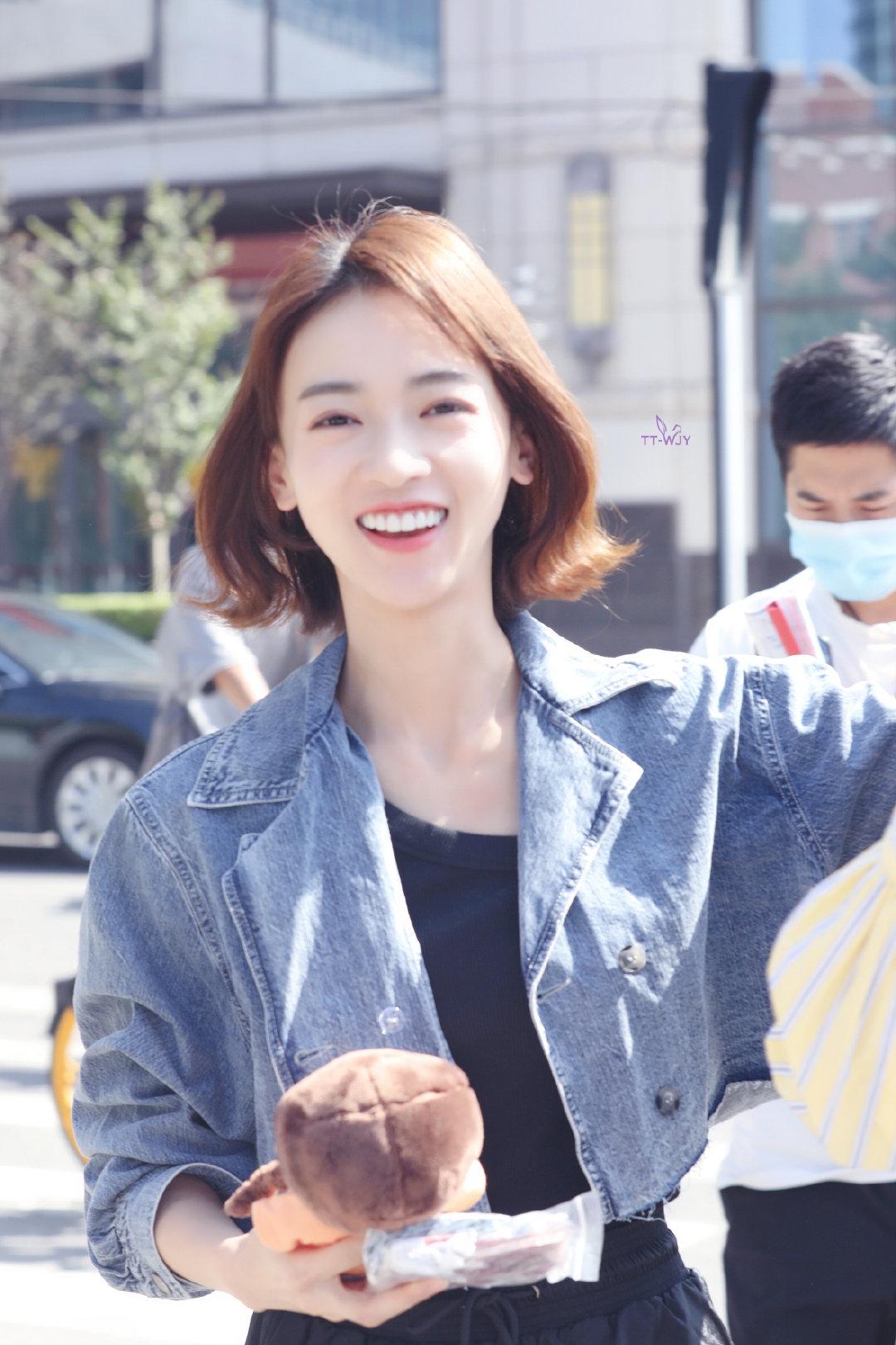 吴谨言换短发了,多了一丝俏皮可爱,就是发量有点稀|吴谨言|短发|造型