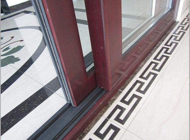 地轨推拉门"自由"得很,为什么邻居都安它?听完这3点后我服了