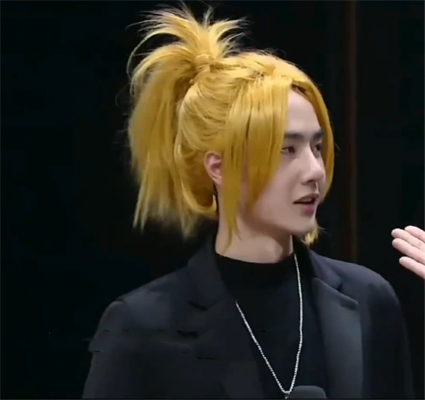 男星扎马尾,黄子韬邪魅,蔡徐坤撕漫男,看到王一博:非主流?