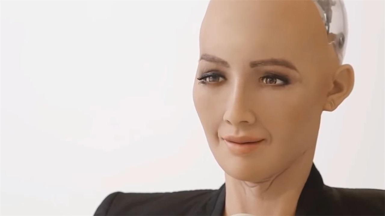 女机器人制造过程惊悚图片