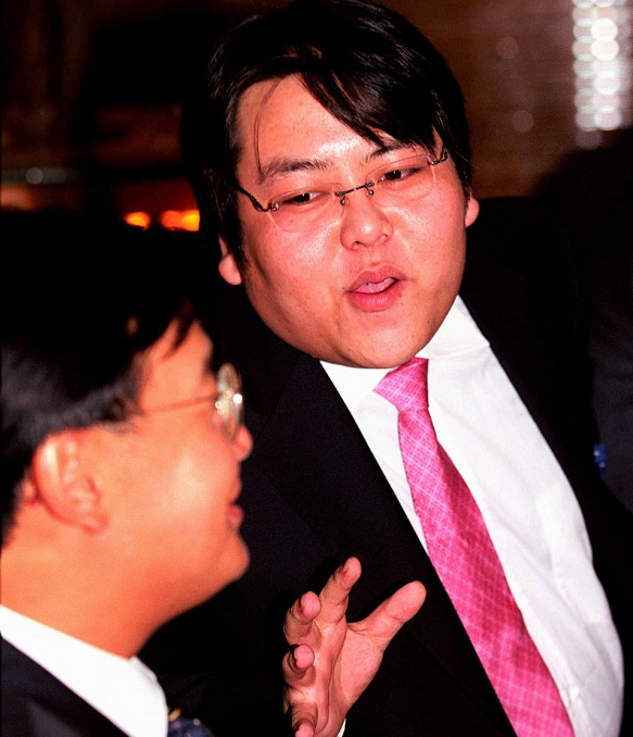 中国"最败家"首富:10年败光125亿 34岁变老赖|海鑫集团|李兆会|李海仓