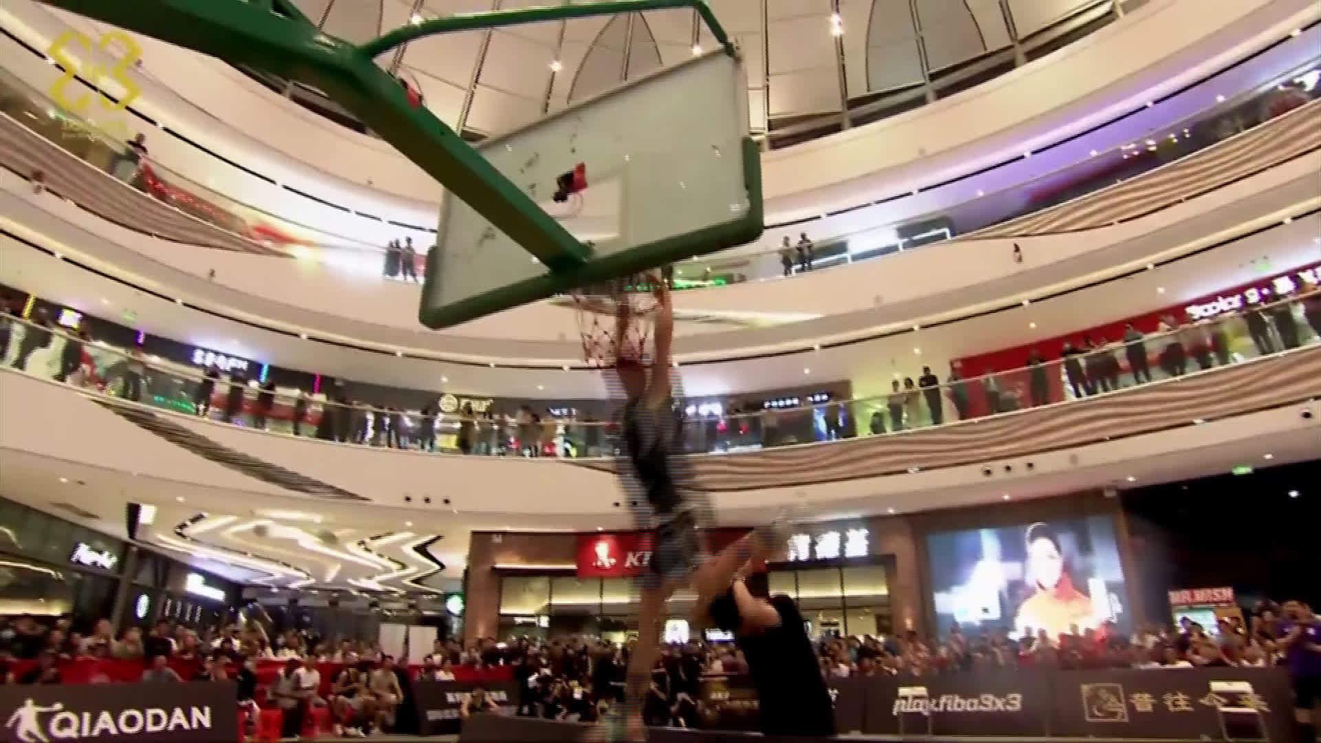 对于扣篮王airchina姜文建来说飞人扣篮已是基操没有太大挑战性于是在