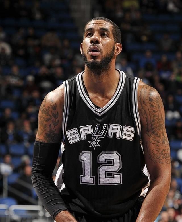 ()正式作为助教参加对抗魔术的热身赛,老搭档罗宾森(davidrobinson)却