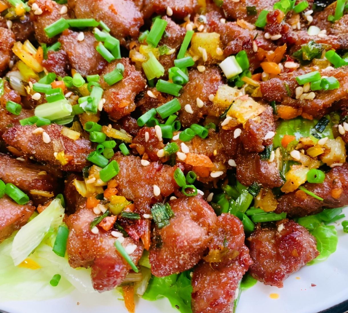 秋高气爽!孜然羊肉粒,赶紧安排起来吧|羊肉|孜然|五香粉_新浪新闻