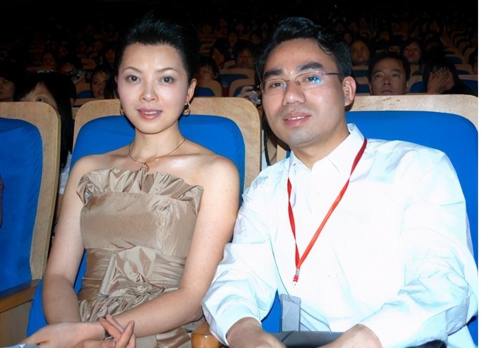 51岁仇晓风采依旧和汪涵成邻居儿子继承超高颜值