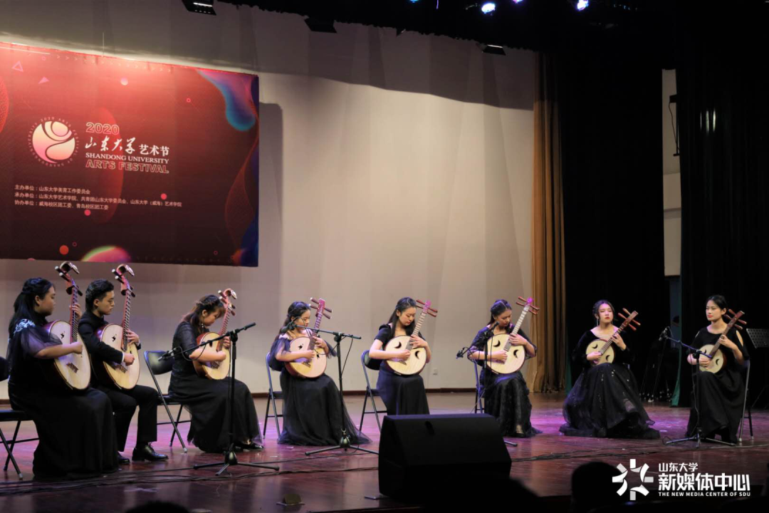 《丝路驼铃》一声一叹,轻叹的是乡愁,又是深爱.